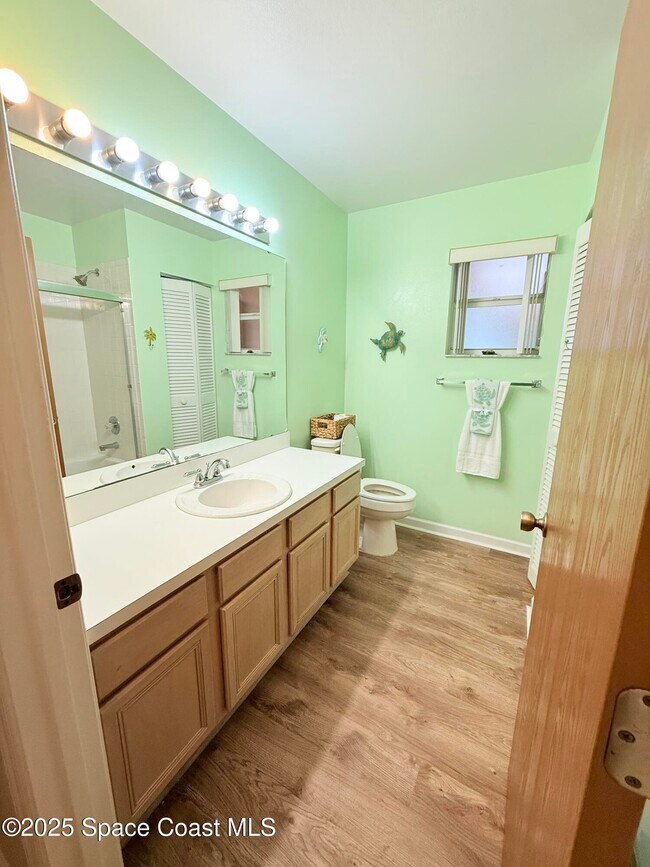 Building Photo - 106 Delvalle St