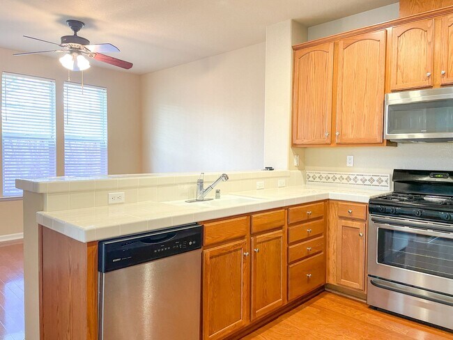 Building Photo - Gorgeous Natomas Condo