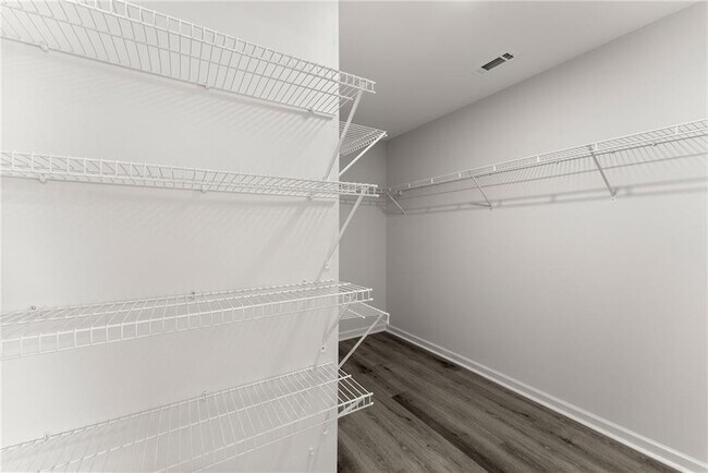 Building Photo - 124 Oakmont Dr