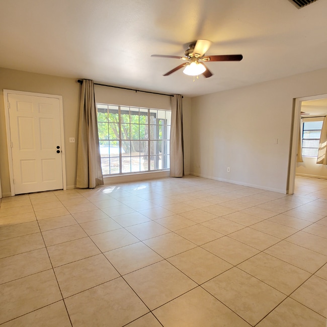 Building Photo - 404 Bullard Pkwy