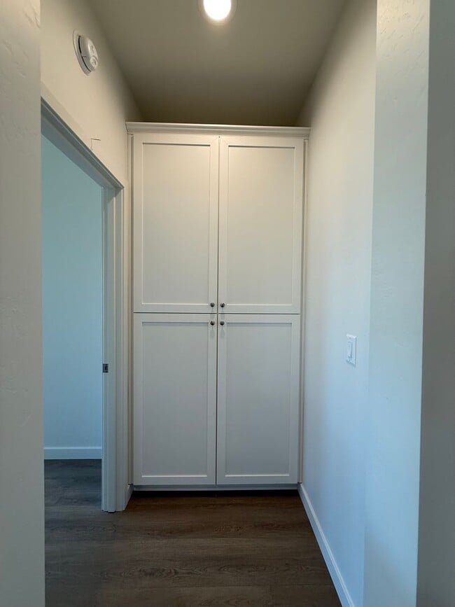 Building Photo - 510 Cobain Ct