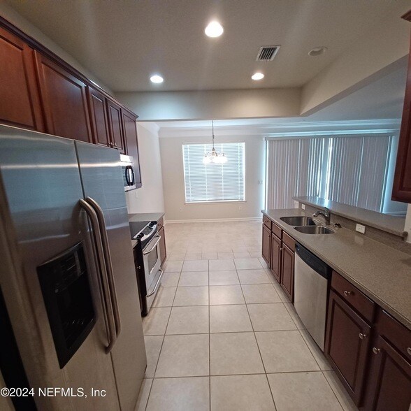 Building Photo - 6270 Autumn Berry Cir