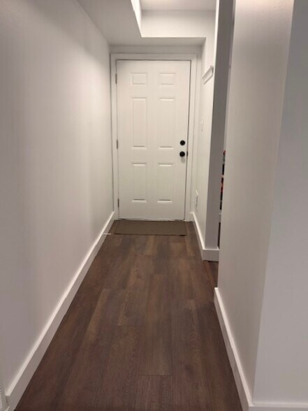 Front Entrance - 313 Valley Stream Ln