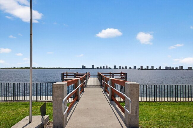 Building Photo - 100 Paradise Harbour Blvd