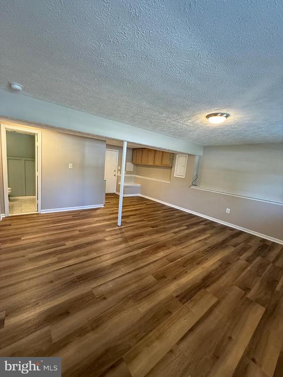 Building Photo - 805 London Ct