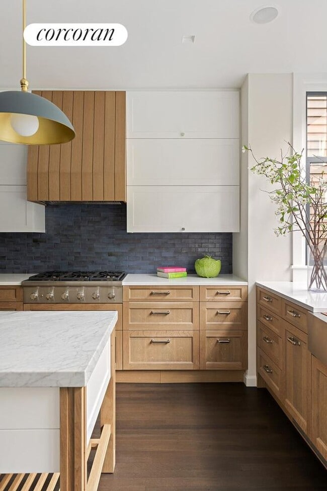 Building Photo - 57 Middagh St