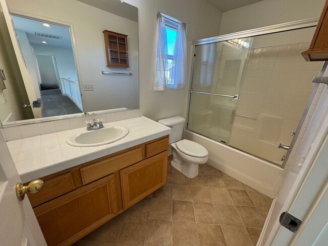 Building Photo - THE BEST OF BOTH WORLDS – FRESH & READY!