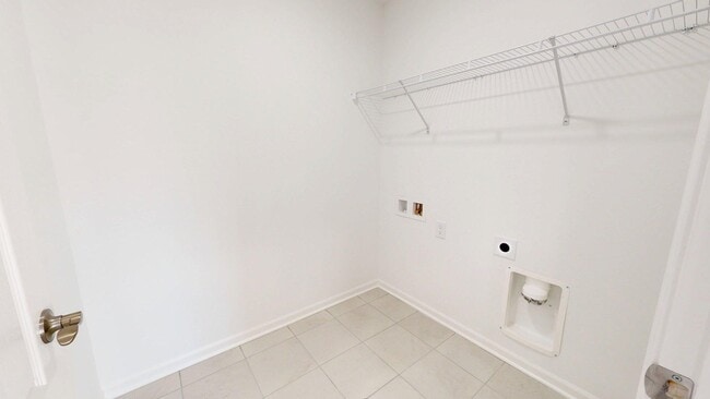 Building Photo - 5557 E Spaniel Dr