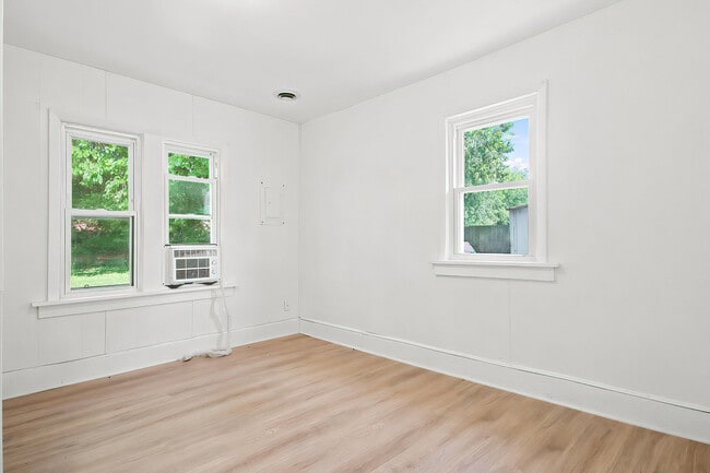 Building Photo - 6929 13th Ave