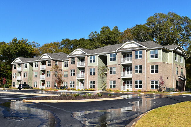 Building Photo - Forest Glen