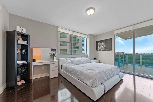 Building Photo - 2641 N Flamingo Rd