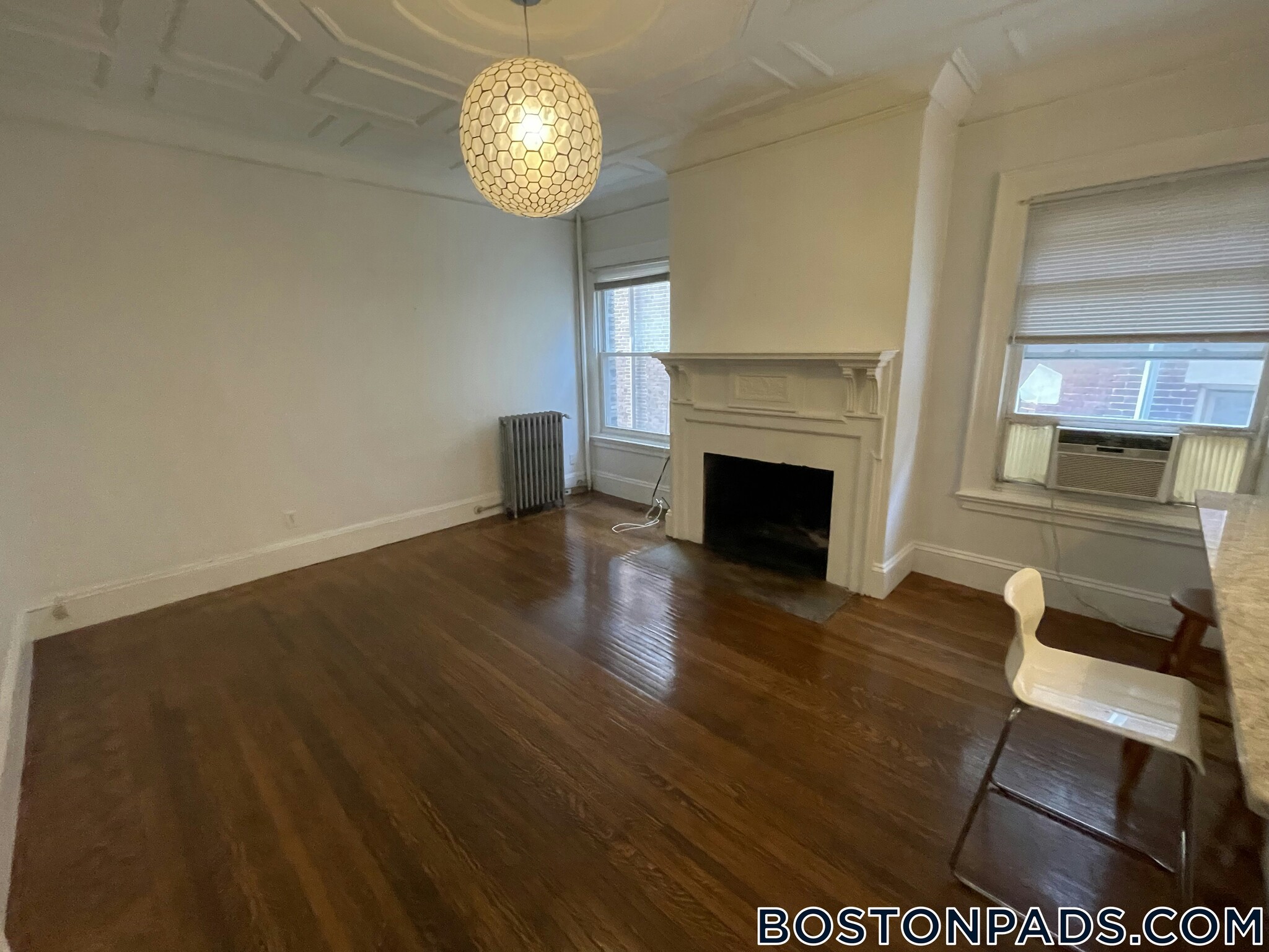 Building Photo - 465 Park Dr