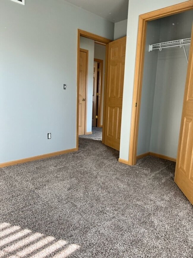 Building Photo - 1715 Dainesway Dr