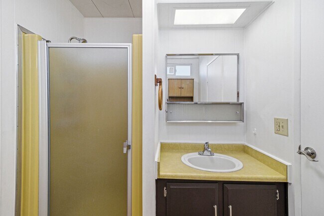 Building Photo - Spacious 2 Bed, 2 Bath Retreat in Charming Boulder City!