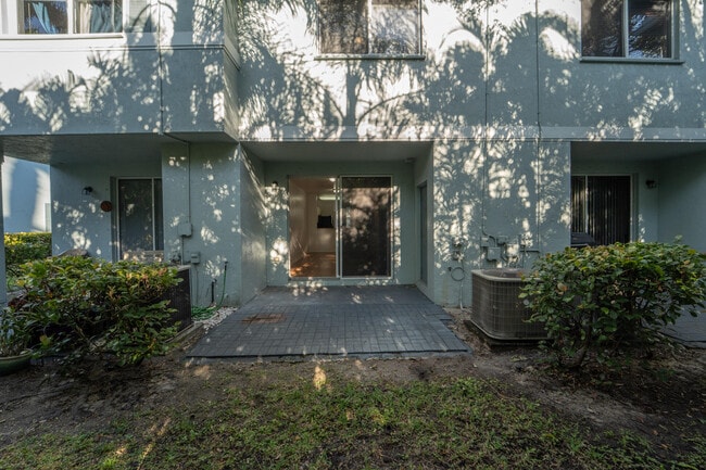 Building Photo - 3635 Sonoma Dr