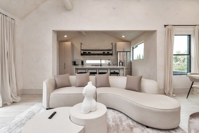 Building Photo - 2683 Blodgett St