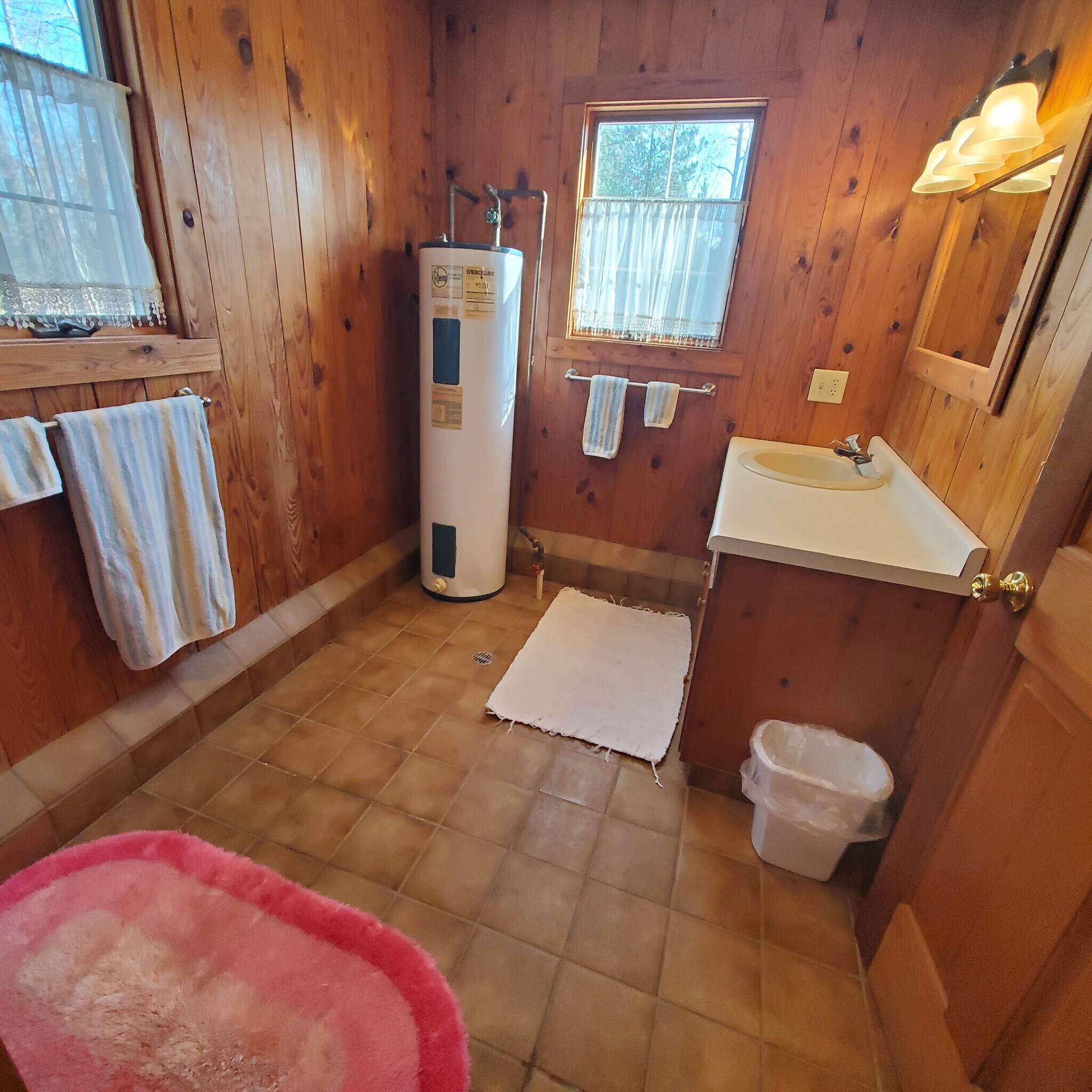 Main Bath - 1087 Walker Rd