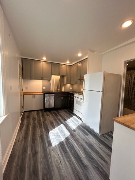 Building Photo - 1229 Leon Pl