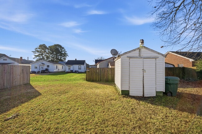 Building Photo - FULLY REMODELED 3 BED, 1.5 BATH HOME FOR RENT IN SUFFOLK!