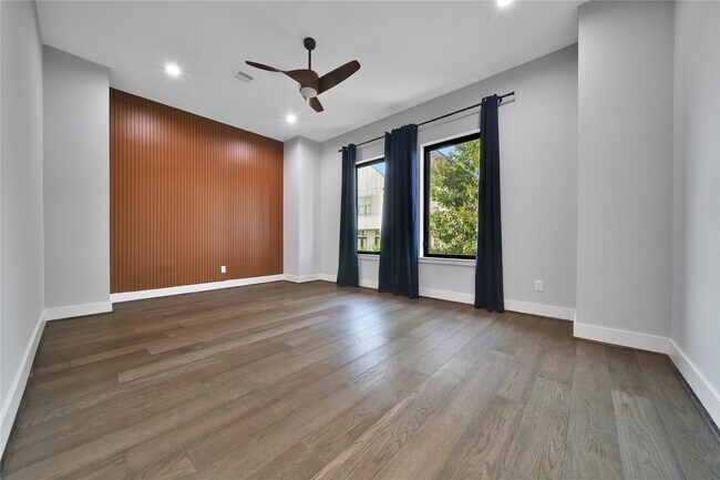 Building Photo - 1212 E 29th St
