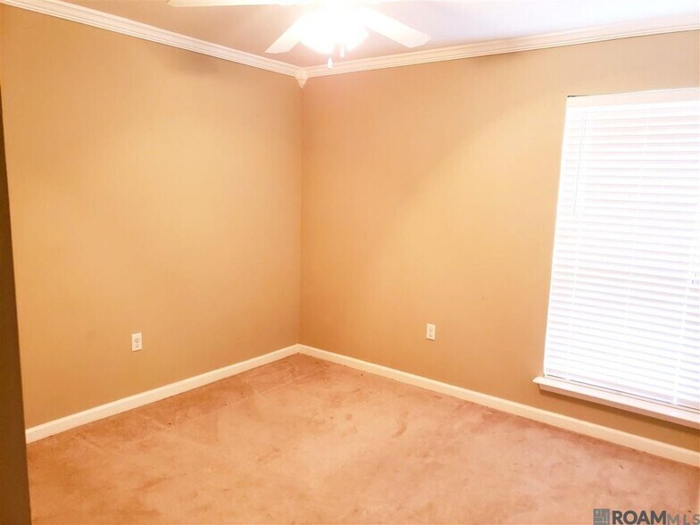Building Photo - 14364 Summerset Dr