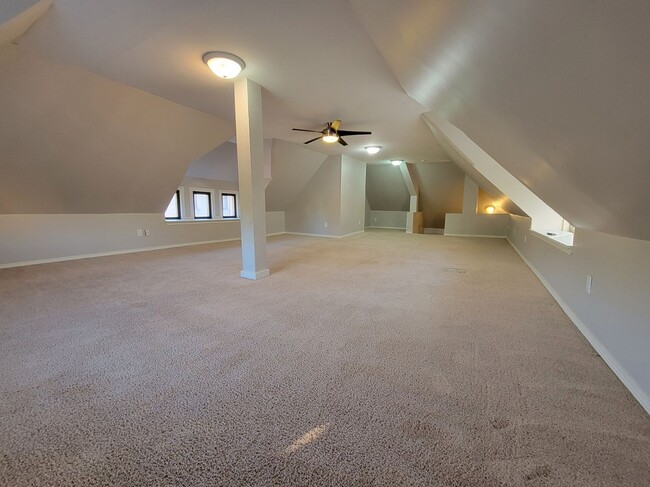 Building Photo - 3136 Lyndale Ave S