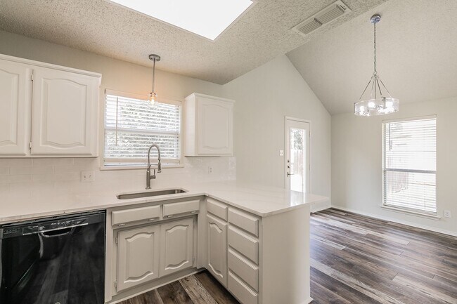 Building Photo - Coming Soon! 2 Story, 3 Bedroom Home in Be...