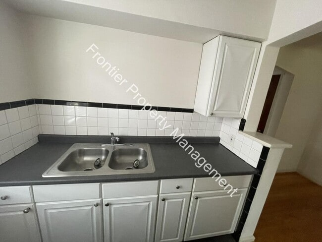 Building Photo - Charming one bedroom apartment