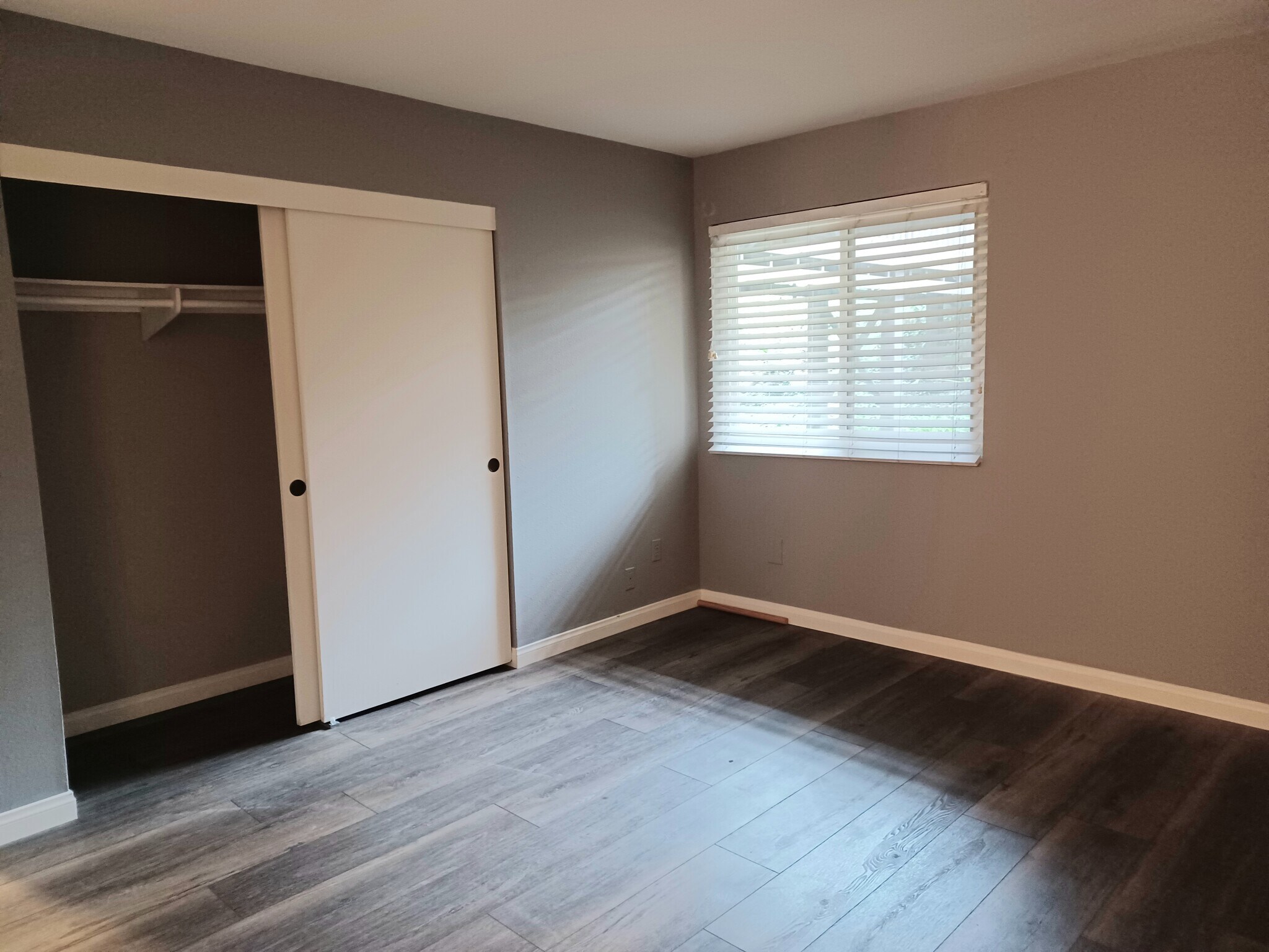 Building Photo - 3664 Clairemont Dr