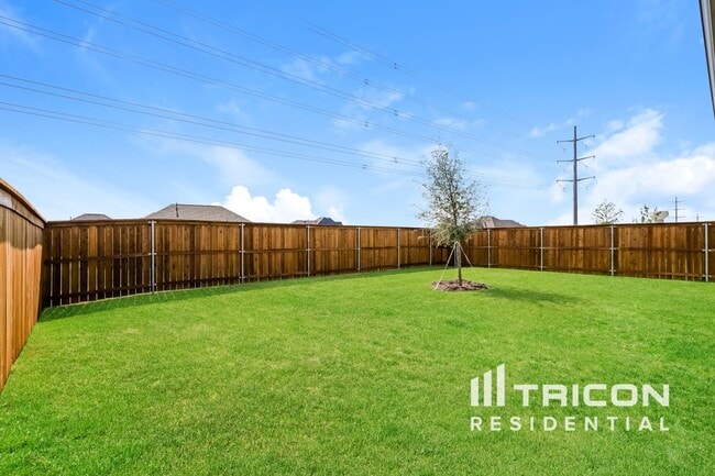 Building Photo - 8101 Howell Oak Dr