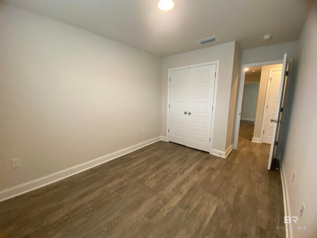 Building Photo - 6681 Spaniel Dr