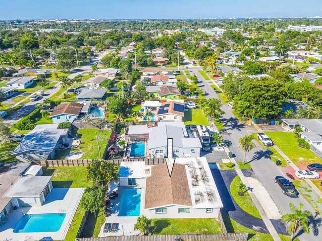 Building Photo - 3624 SW 22nd St