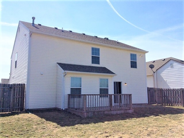 Building Photo - 717 Breakers Ln