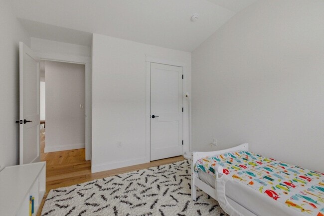 Building Photo - 50 Cate St