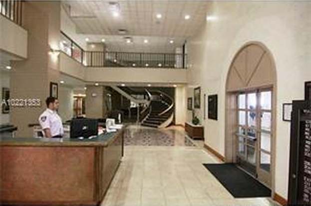 Building Photo - 13499 Biscayne Blvd