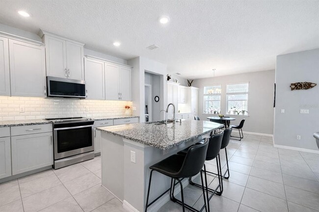 Building Photo - 4054 Pindo Palm Ln