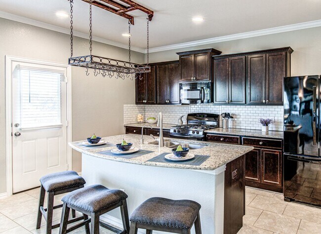 Building Photo - 508 Nogales Ln