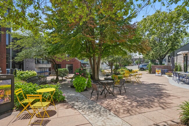 Building Photo - 34 Main St