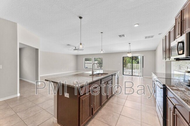 Building Photo - 9703 Sage Creek Dr