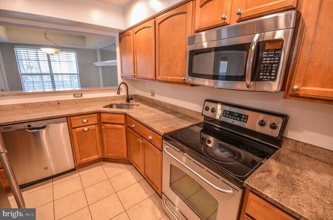 Building Photo - 10715 Hampton Mill Terrace
