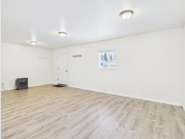 Building Photo - 2377 Edsson Ave