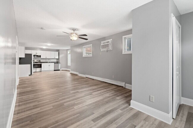 Building Photo - 2407 Buchanan St NE