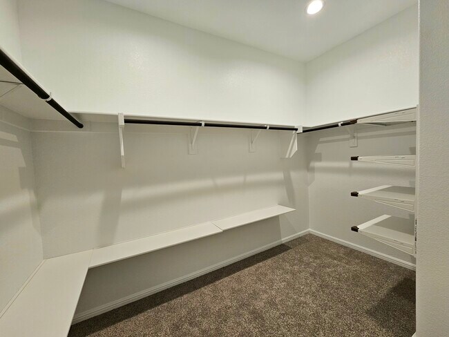 Building Photo - 5449 Red Fern Ln