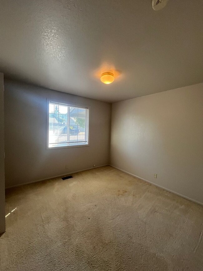 Building Photo - 3-Bedroom 2-Bathrrom home in Thurston