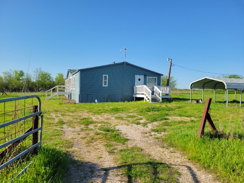 Primary Photo - 359 Brushy Creek Ranch Rd