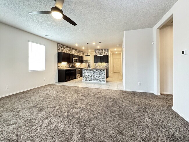 Building Photo - Newer home in Solcito Subdivision in Cente...