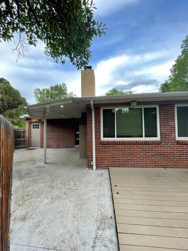 Building Photo - STUNNING Four Bedroom Ranch in Denver, CO-...