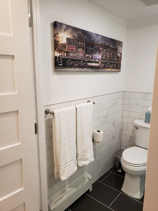 Building Photo - 15 E 117th St