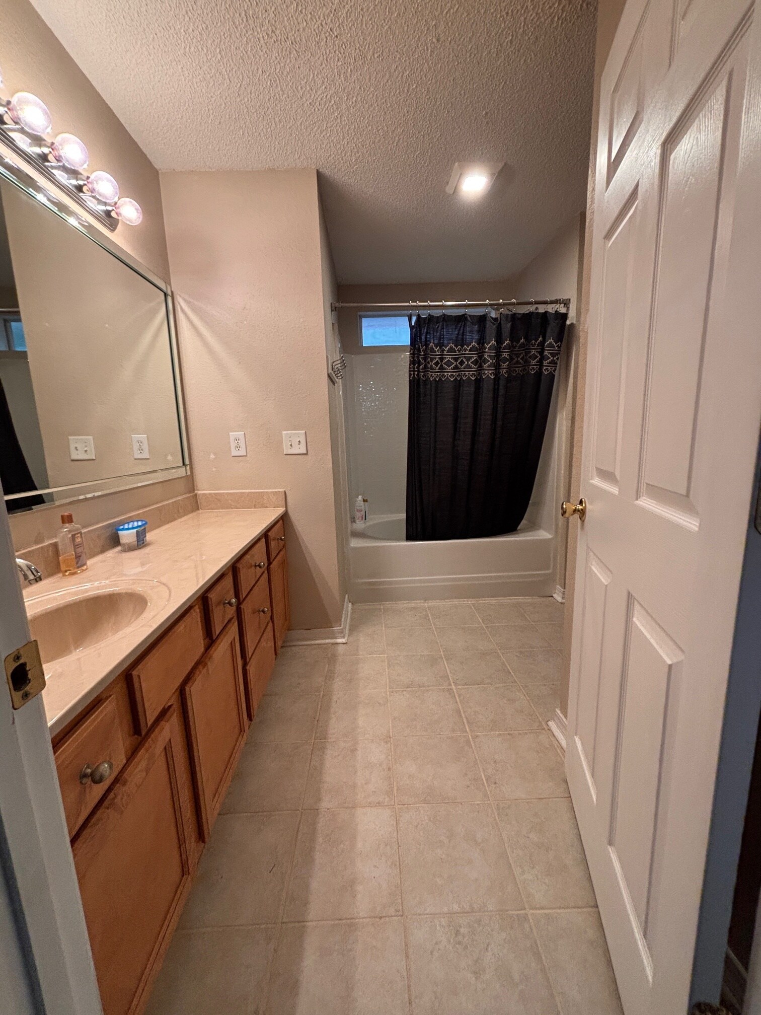 Master Bath - 2517 Gulf Breeze Ave