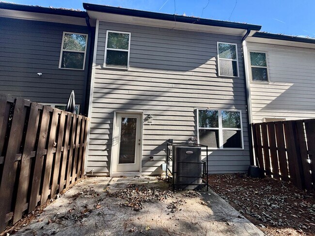 Building Photo - 2809 Ridgeview Dr